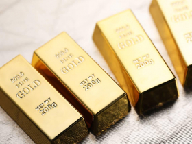 黃金驚見40年最大暴跌！買「黃金正2」抄底賺更快？艾蜜莉潑冷水：連巴菲特都抓不準高低點，投資必懂2件事